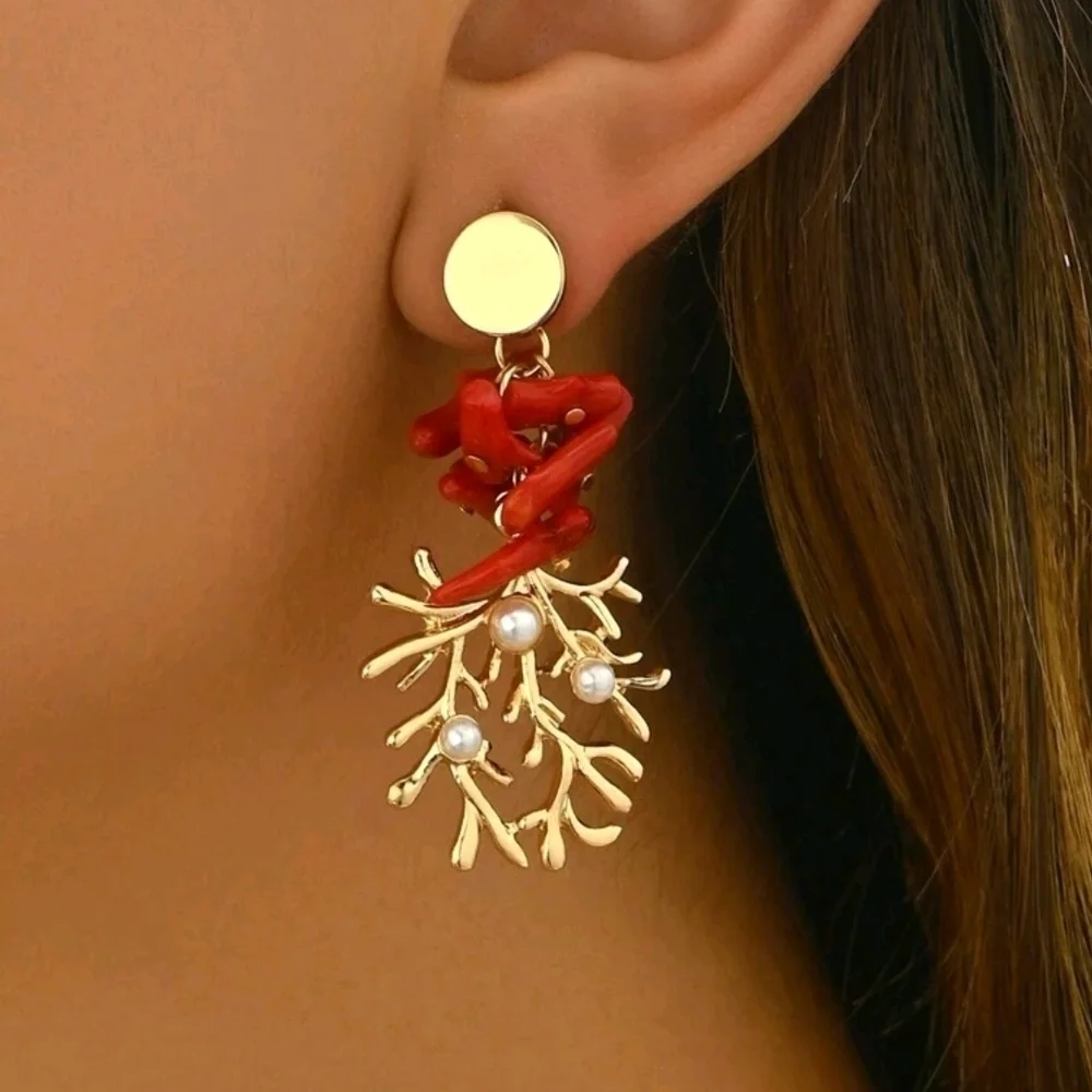 Red Necklace with Gold Accents Set - Picture 16 of 16